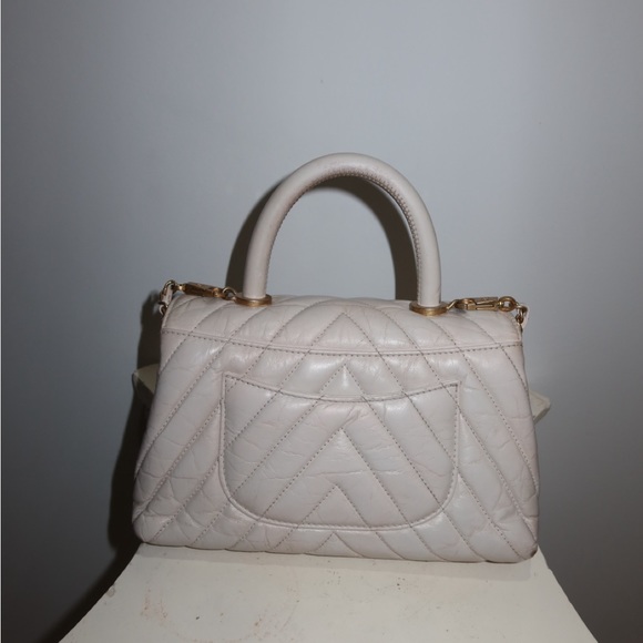 Off-white Top Handle Chanel Chevron Bag *rare* - Picture 5 of 10
